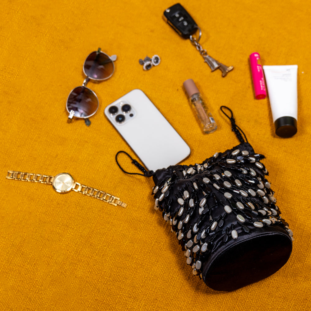 Handcrafted Glass Beaded Potli with Metal Chain – Geometric Bridal Purse for Wedding and Reception